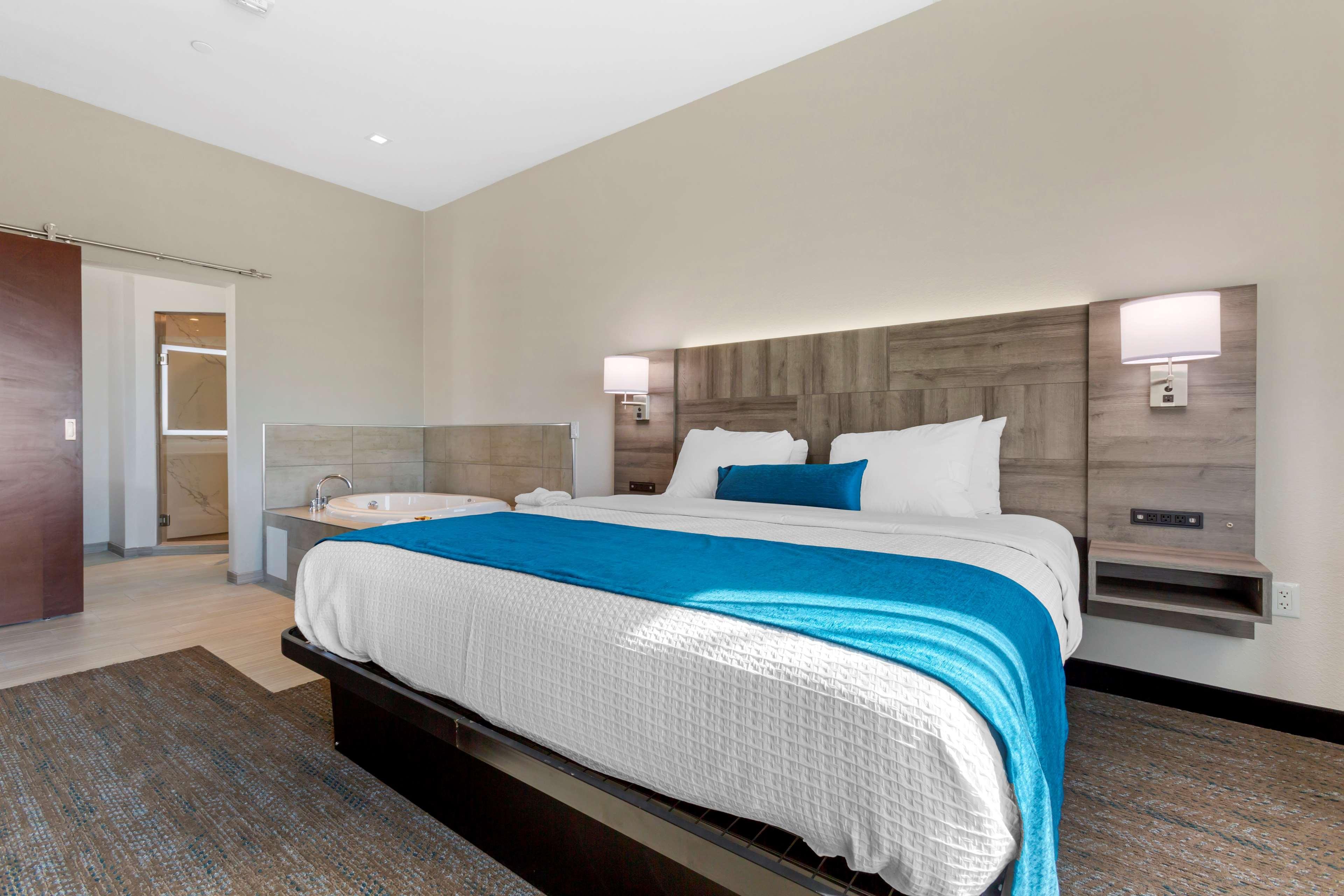 Best Western Plus Executive Residency Phoenix North Happy Valley Exterior photo